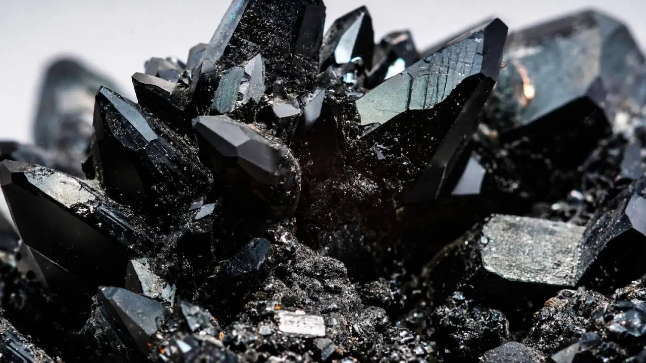 Edelmetalle oder deren Legierungen